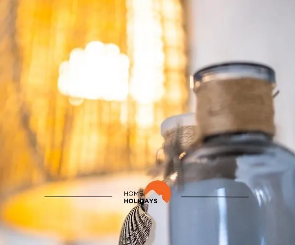 #014 Mar & By Holidays *