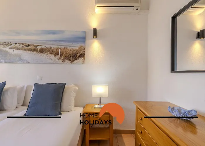 #014 Mar & By Holidays 아파트